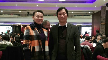 凤凰果山茶油是一个不错的产品，但是好产品也需要进行包装的，于是我们找到了专注农业的优德88策划公司，优德88为我们提供了全套优质品牌服务，把品牌打响了，并成功举办了招商洽谈会。
